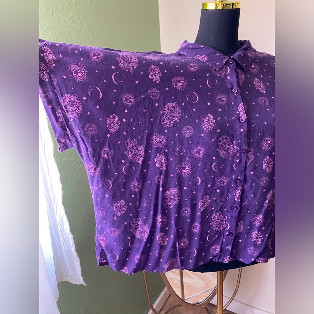 Hot Topic Witchy Cropped Button Up